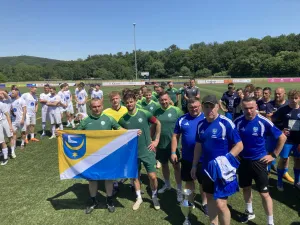 130 Fotos vom Internationalen Fußballturnier